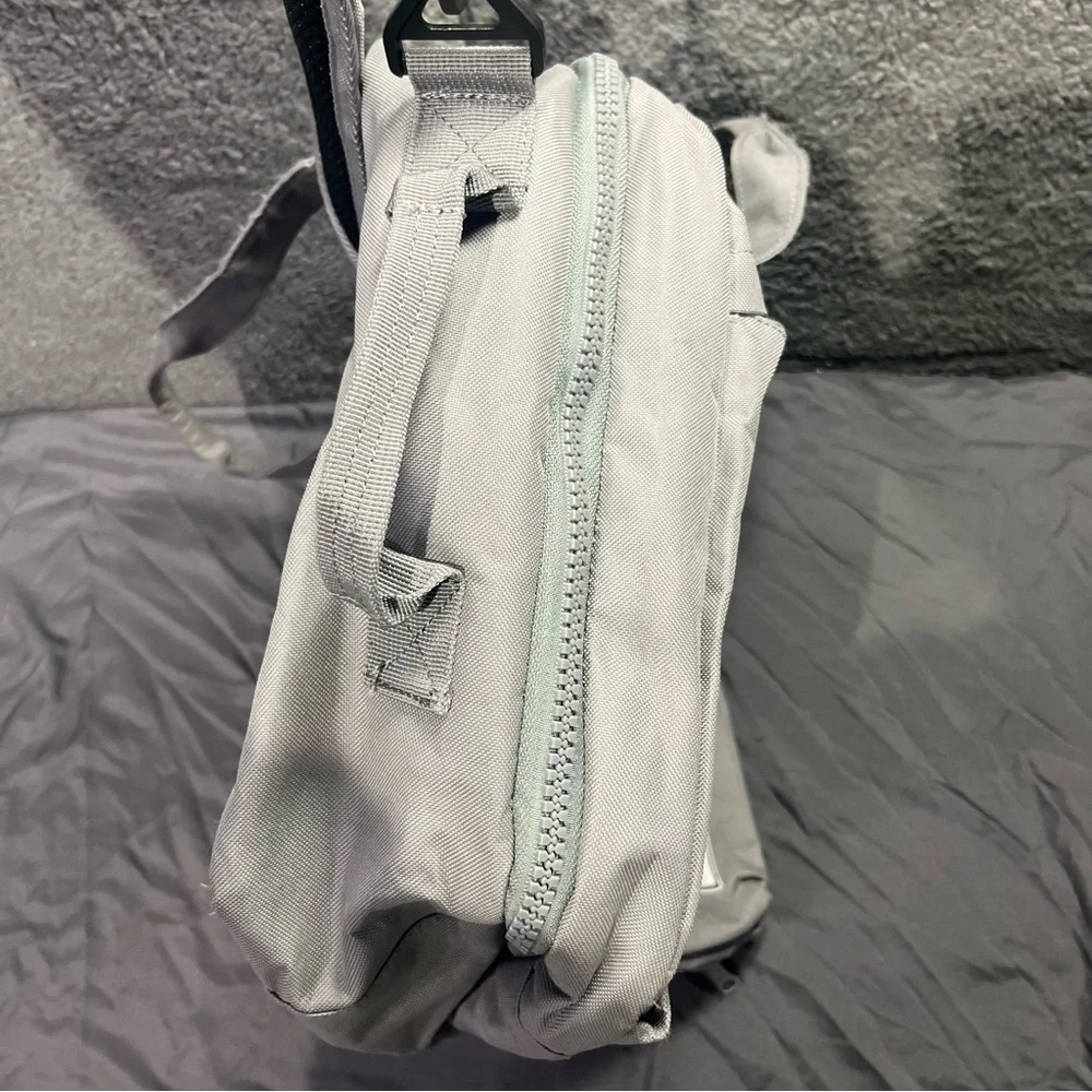 Herschel‎ Supply Company Gray Travel Bag